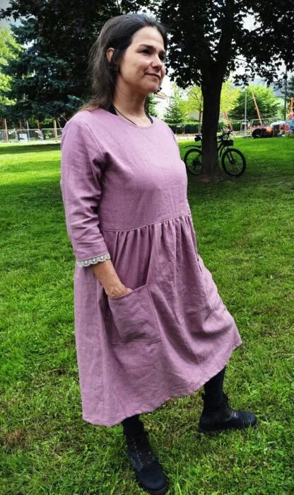 Lněné šaty MAUVE s krajkou - Image 4