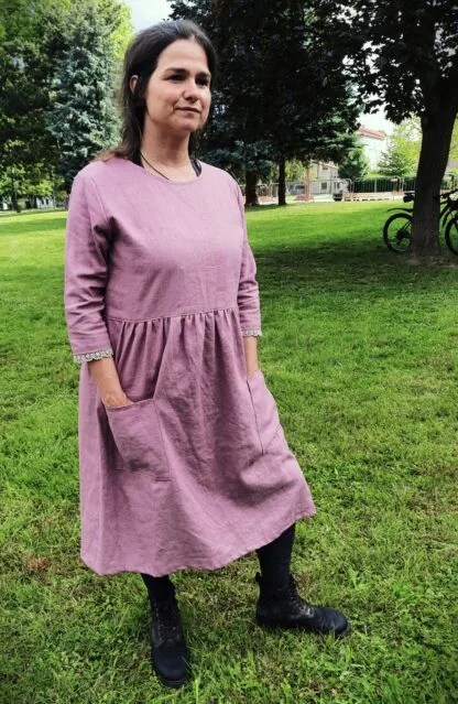 Lněné šaty MAUVE s krajkou